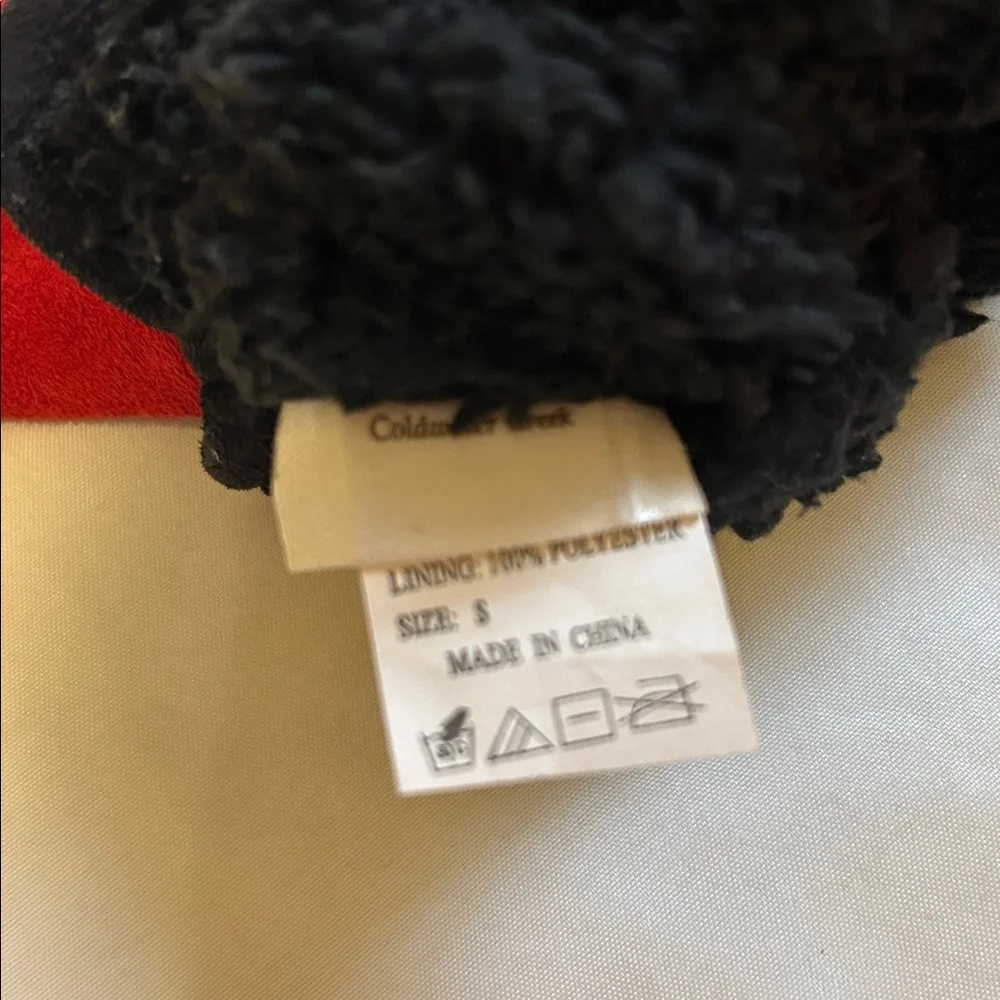 🐝2/$16🐝 Coldwater creek faux suede red gloves
